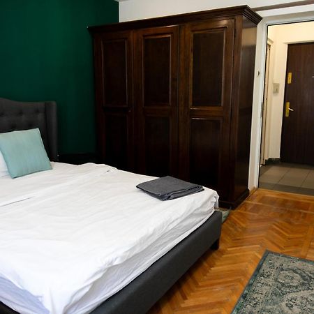 Color Studio Blv Elisabeta 23 Букурещ Екстериор снимка